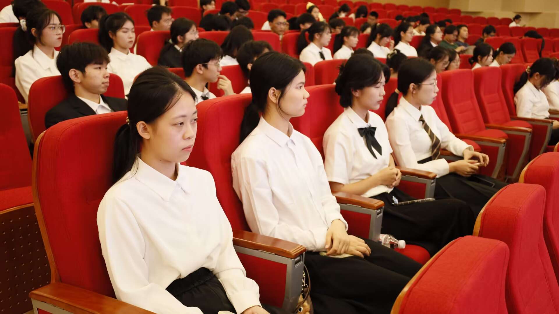 2.jpg 英国上市官网365